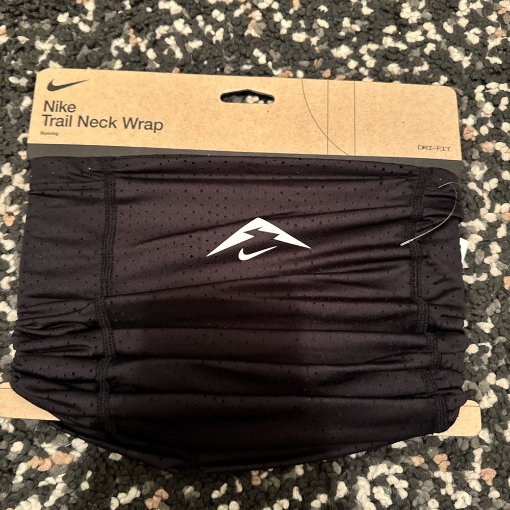 Nike Black Performance Neck Gaiter
